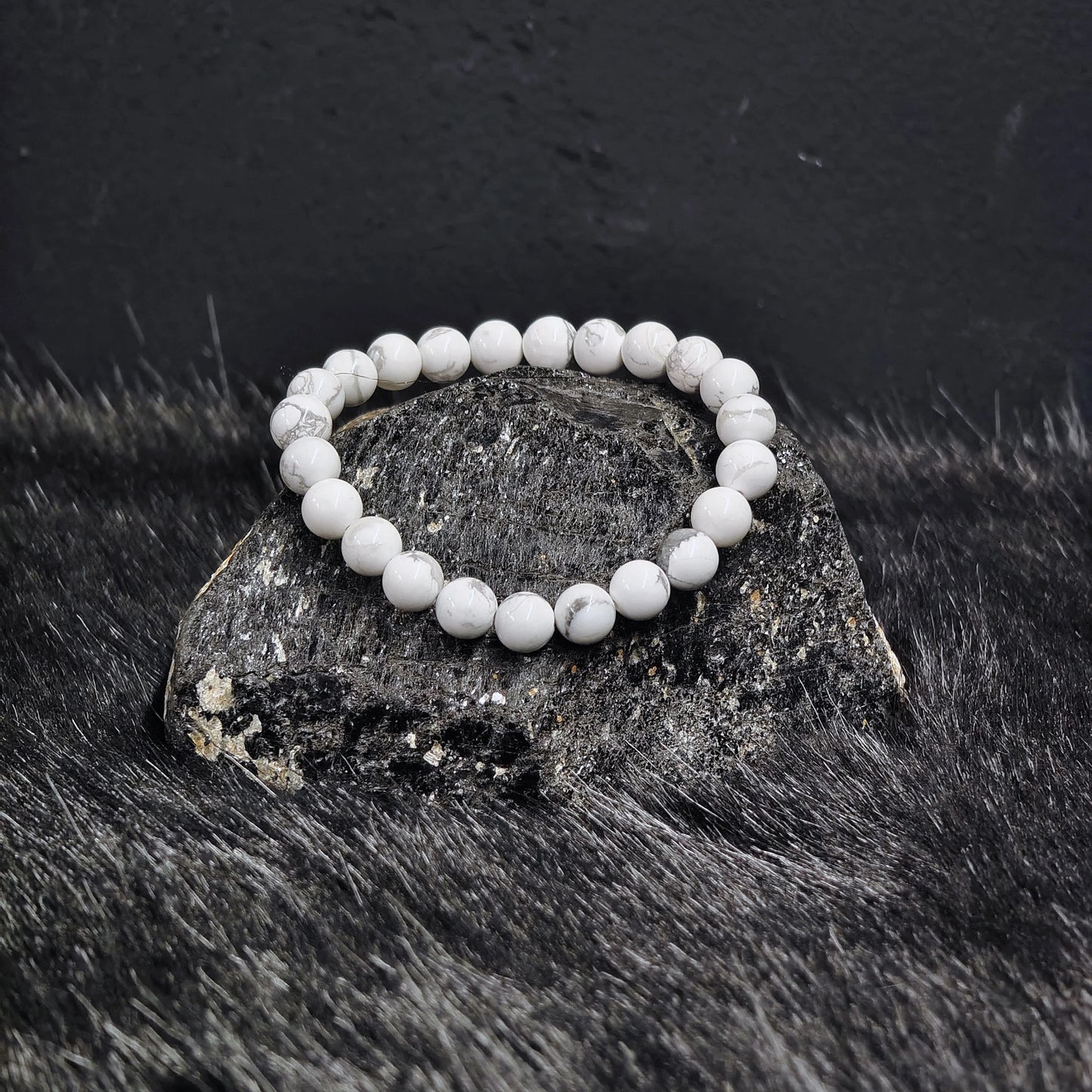 Howlite Bracelet – Calm, Clarity & Emotional Healing